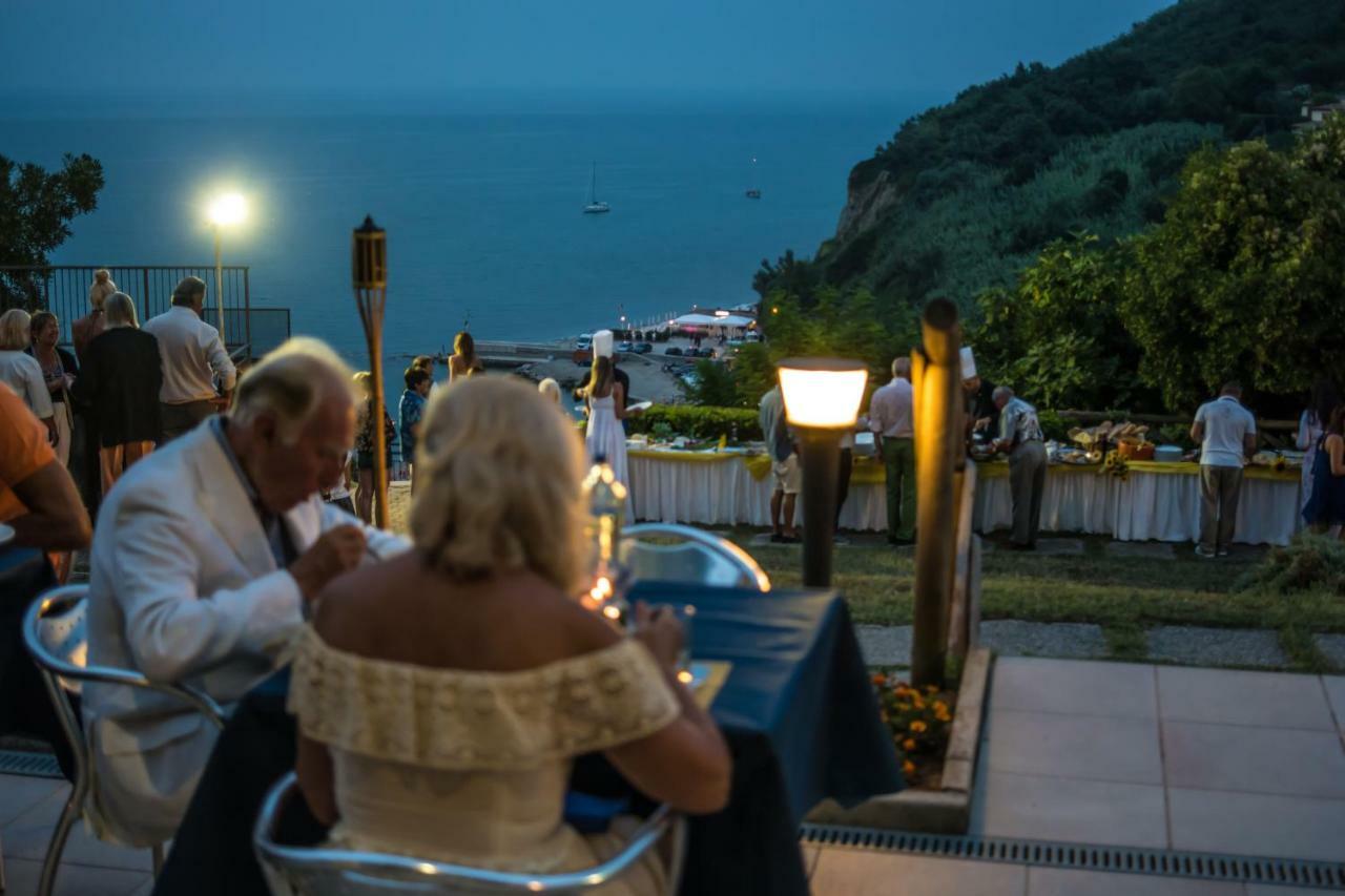 Albergo Capo Est กาบิชเชมาเร ภายนอก รูปภาพ